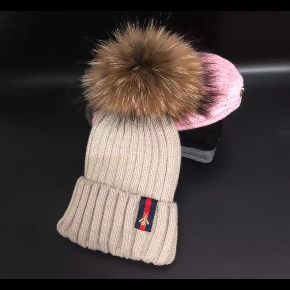 Winter hat with bee detail